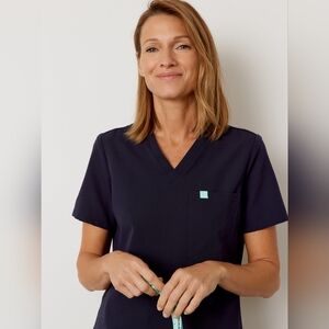 GABRIELLE RE-GARDE™ - NAVY - One Pocket Scrub Top - SILVADUR™
